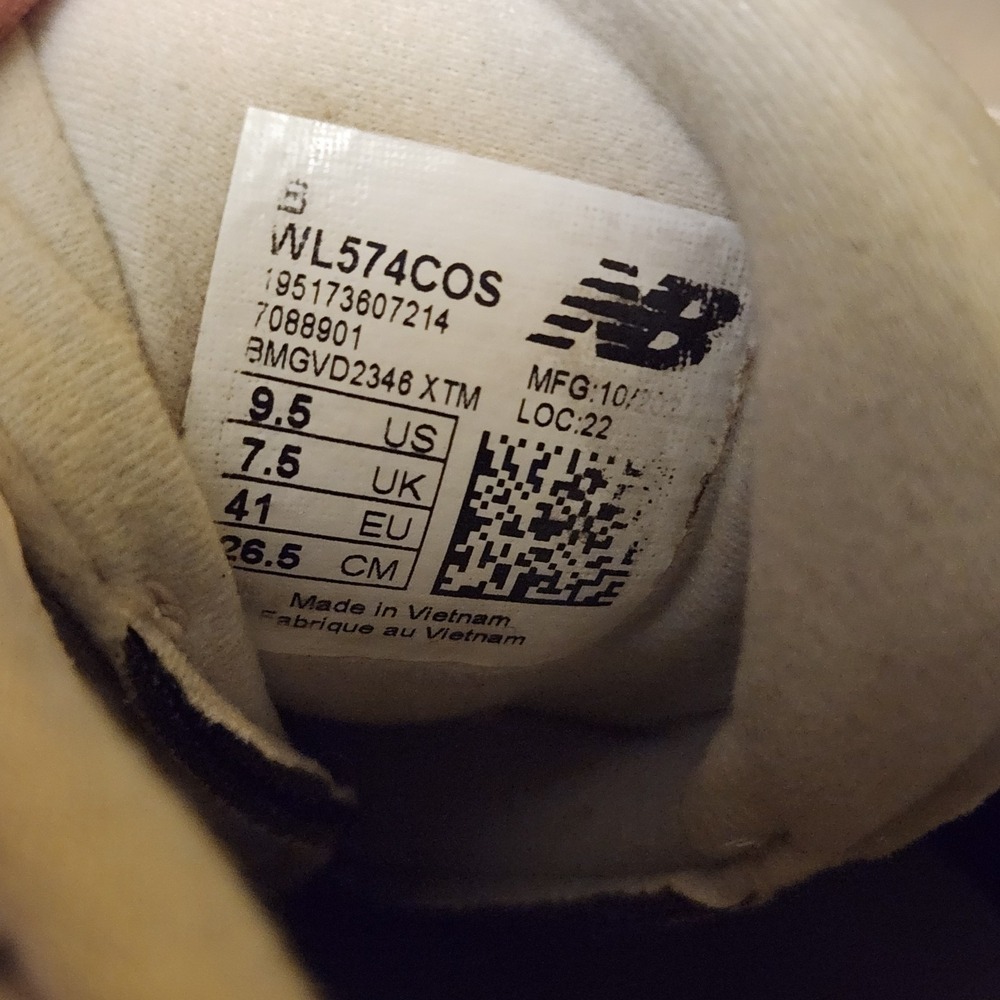 New Balance 574 WL574COS Women's Size 9.5 Sneakers Gold Beige Suede Shoes Retro - Picture 8 of 8